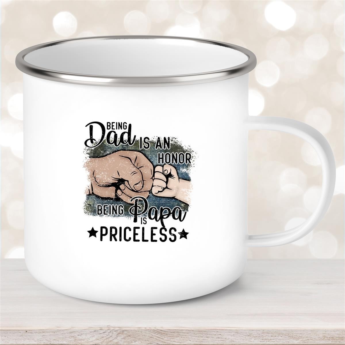 Tasse Vatertag #4 "Being Papa is Priceless" Emaille Tasse Vatertag #4 "Being Papa is Priceless" Emaille